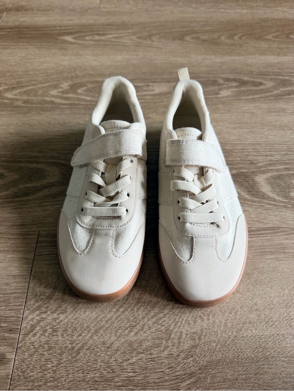 H&M Boys Off-White Velcro Canvas Sneaker with Gum Sole 13.5 - NEW NEVER WORN